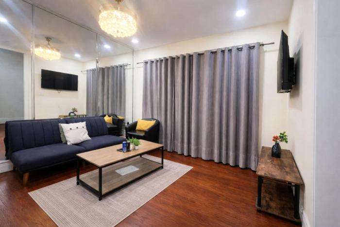 Maple Crest Residence (Minutes to the Fall)