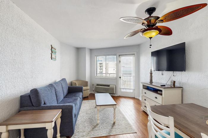 Bluewater Resort 1006