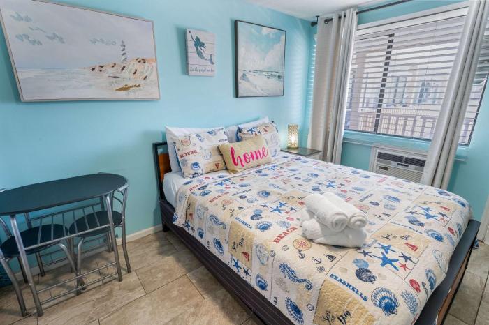 North Myrtle Oceanview Studio Pool Dogs Allowed!