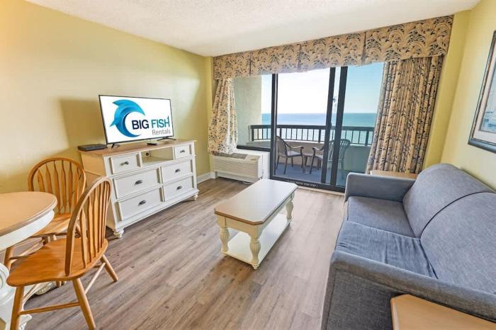 Recently Renovated Oceanfront 1BR Heated Pools