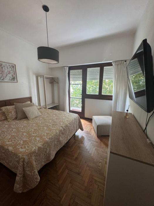 Departamento luminoso con balcón