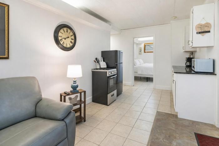Modern 2BR Apartment • Free Parking • Baden