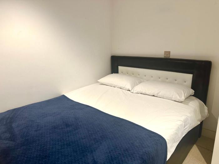 MK London Central & Cosy Studio Apartments