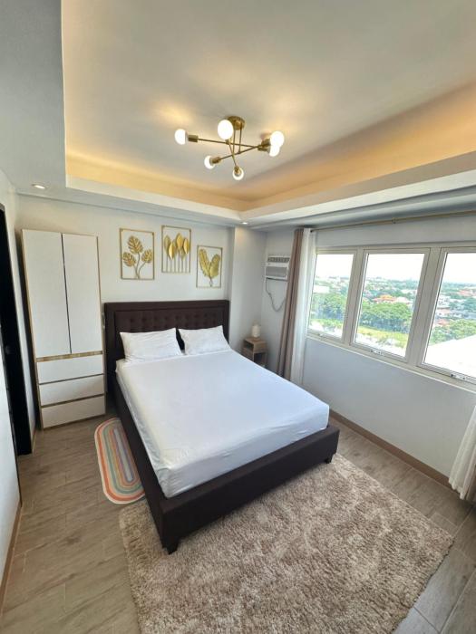 Amazing Ninth Bed and Breakfast Condo Megaworld