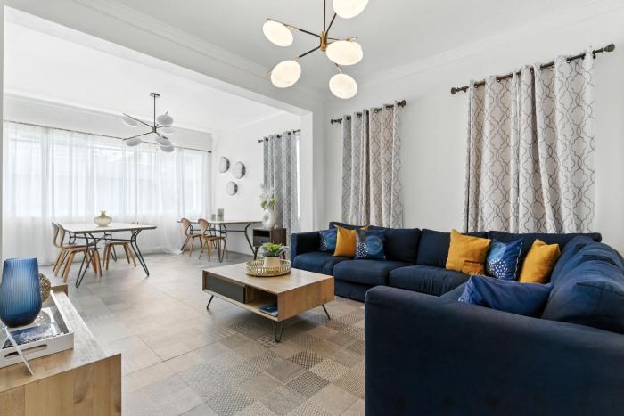 4BR Apartment Beach 7 Min Wi-Fi Restaurants