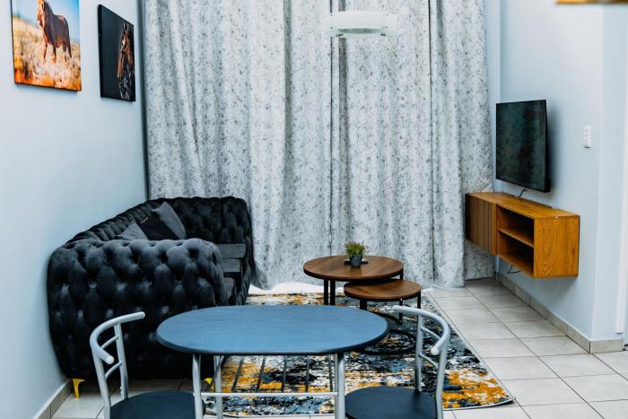 Elegant 2 Bed Retreat Prime Location