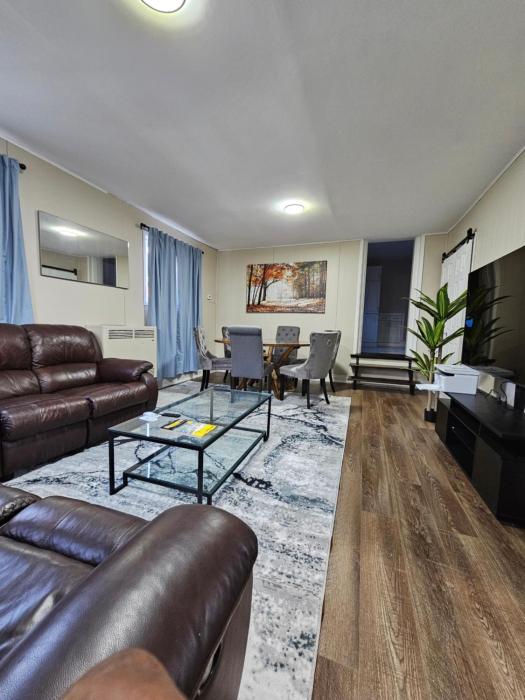 Spacious 4BR Home, King Loft, Near Hospital, Downtown & Sporting Arena