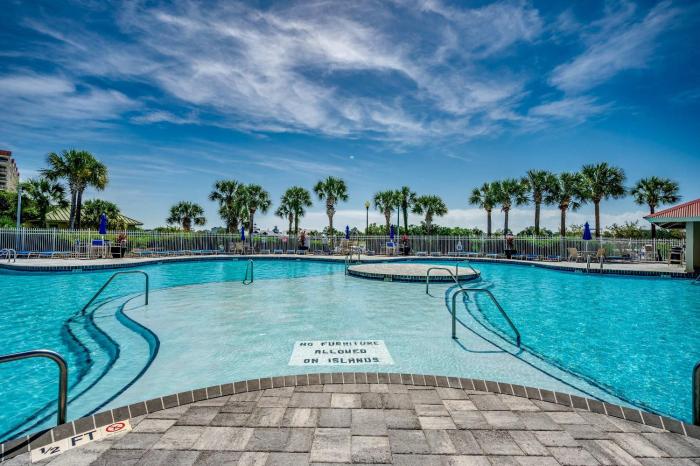 Tide N Tee Resort Condo w Mega Pool Near Beach