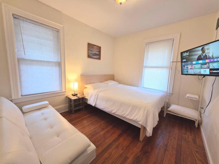 Entire Beautiful 2BR Private Apartment [R]