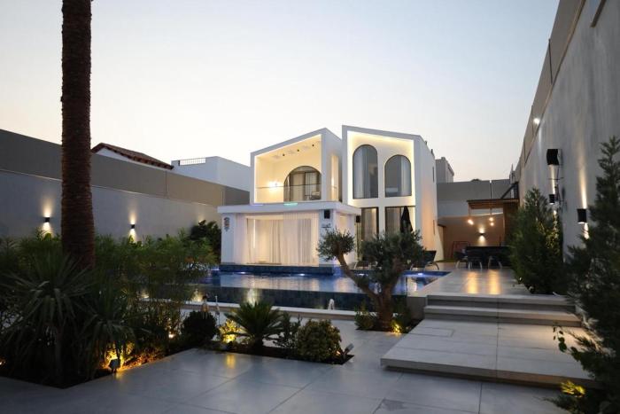 Amora Villa