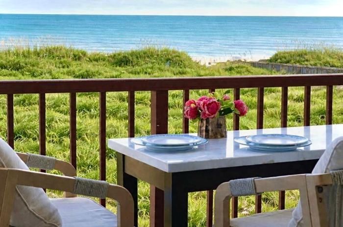 Direct Oceanfront King & Steps to Beach