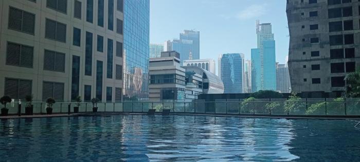 Knightsbridge Residences with Free Pool, Sauna, Fast WiFi, Gym and Kitchen