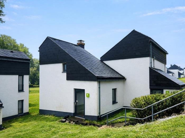 Nature retreat home in Hambachtal Holiday Park