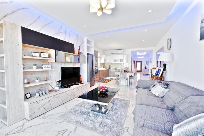 XC4 - PENTHOUSE, 3 bedroom, Modern, Designer - Attard