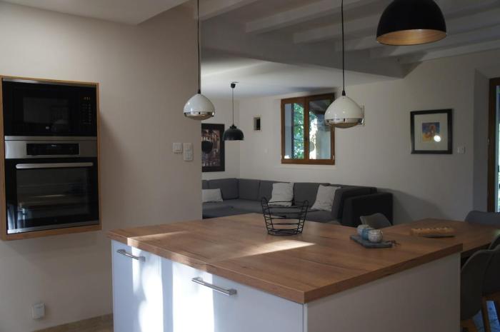 Villa avec vue au pied du Luberon