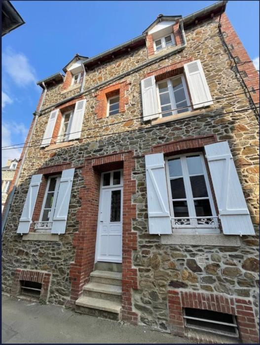 Maison des Lilas 8 people, sunny terrace