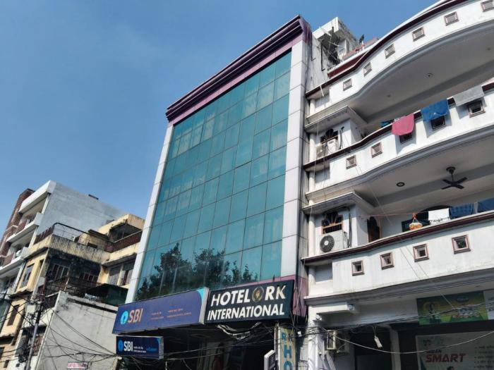 Hotel R K International - Near Charbagh Railway Station
