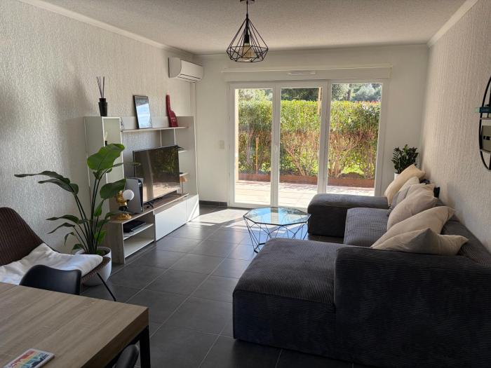 Appartement 65m2 avec Piscine et Rez de jardin 80m2