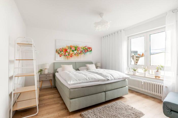 Modern apartment near center & train station