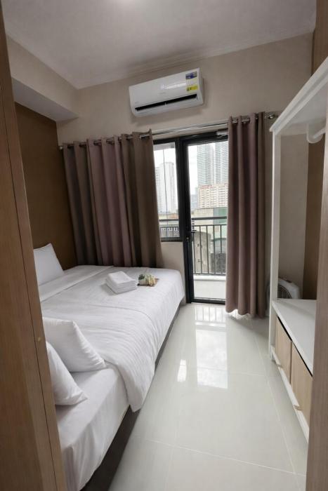 1 BR Fully Furnished Condo Red Residences in Makati U1131