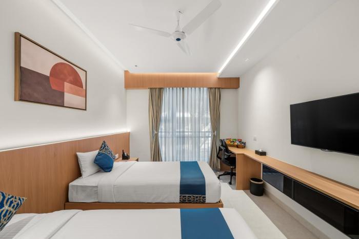 Yolotel-Off airport road