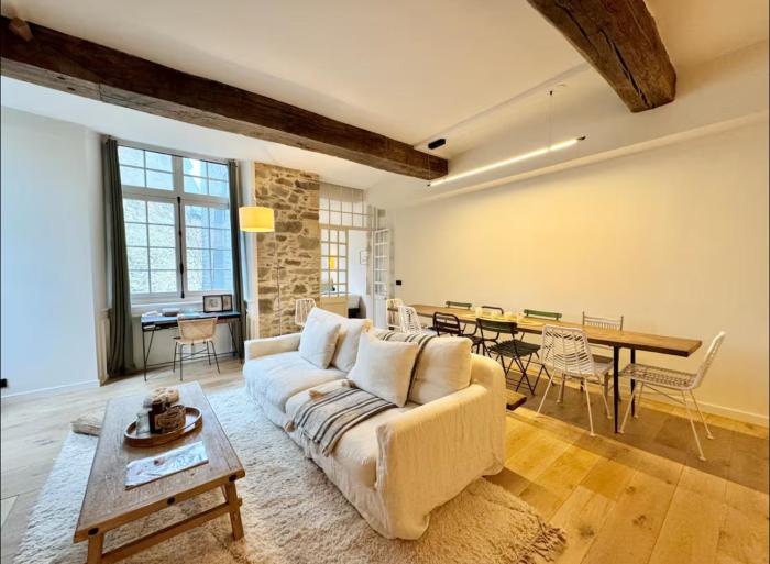 LElégant du parlement, Hyper centre ville de Rennes