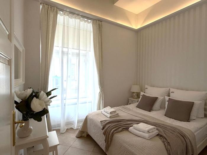 Old Town św Jana by Downtown Apartments