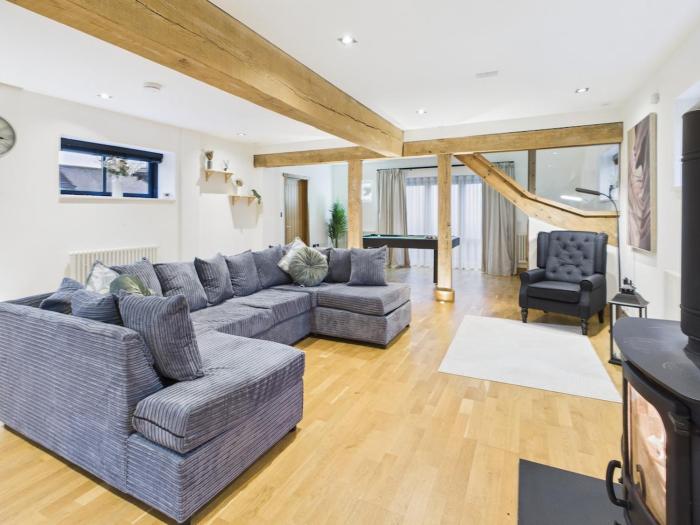 The Factory Barn with Hot Tub