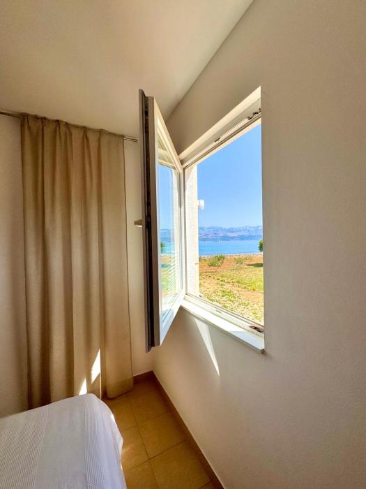 First Line Seaside Calm in Mirca - 30m from the Adriatic