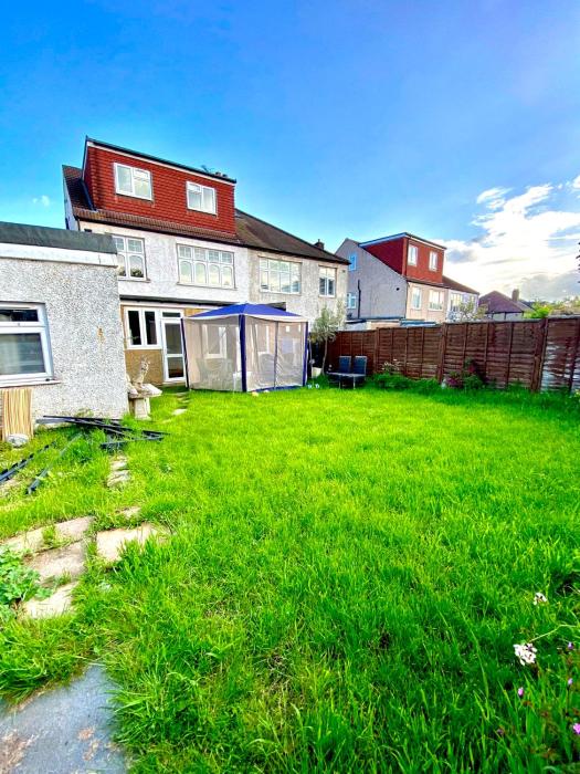 Bright and Spacious Large House near Crystal Palace