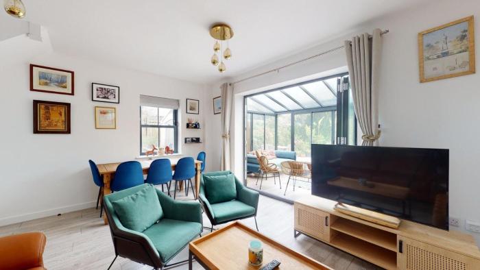 05 Queensway Gardens, Hayle