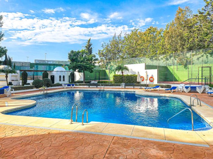 Puerto Banus, 400 metres to the Beach