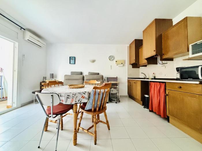 Apartamento céntrico con terraza y parking en Ciutadella - ES-258-75