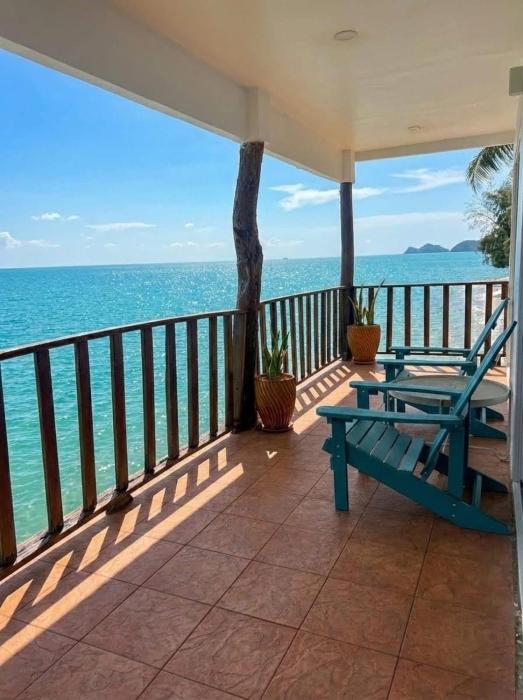 Sky Studio Terrace - WaveSide Ocean Bliss