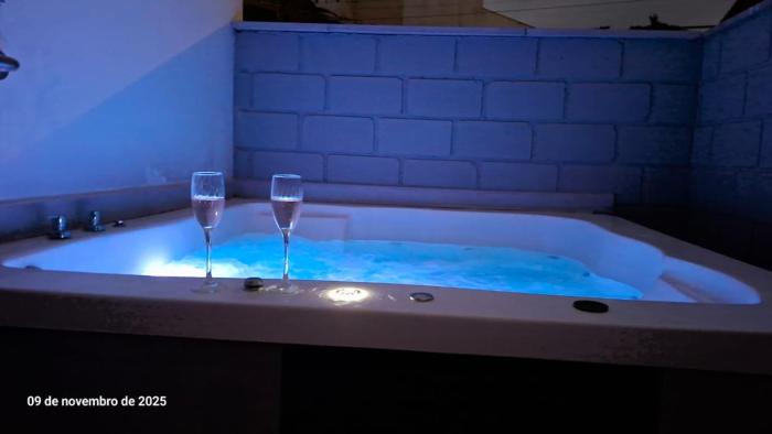 House with Jacuzzi in Sambaqui 70 meters from the Sea