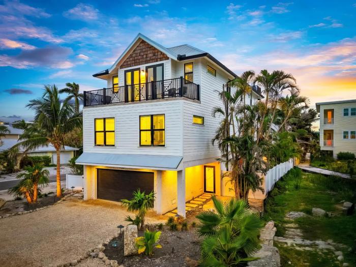 Bradenton Beach - Ocean View, Pool & Hot Tub
