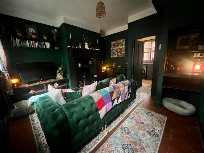 Cosy, quirky Victorian house on Waterfall Street