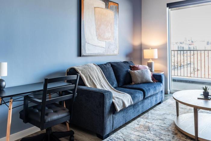 Landing Stylish 1BD in Central City