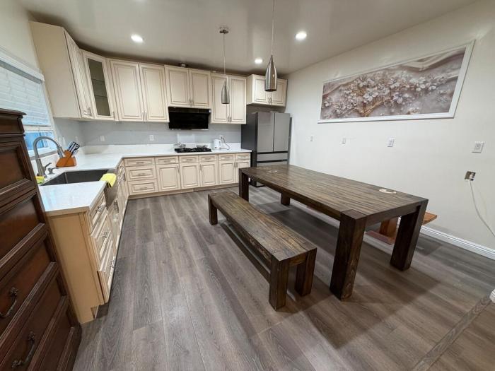 Cozy 2-Bedroom Retreat Home in East Los Angeles