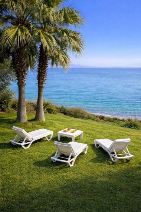 Beachfront Duplex 3-BR in Pelitköy, Beach Access