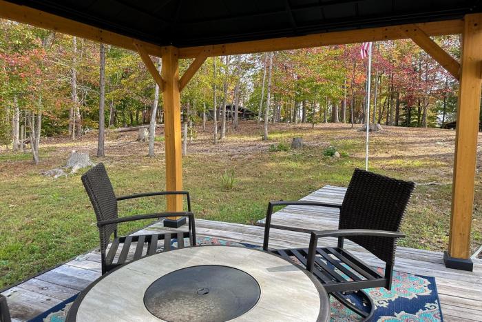 Lakeside Cabin Sleep 6 Lakefront Dock Grill Games