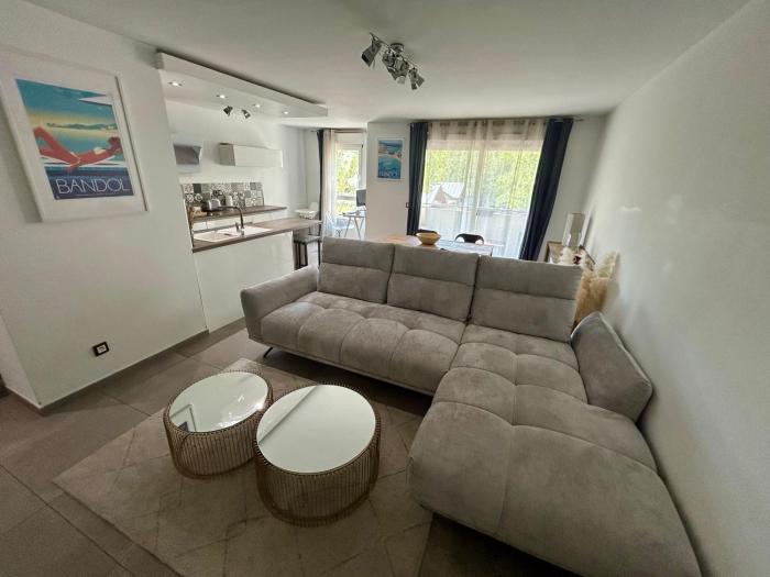 Modern City Center apartment with parking!