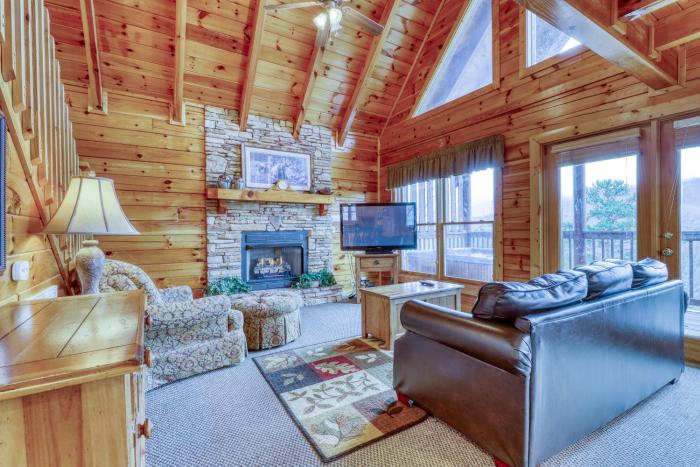 Hilltop Cabin Sleeps 6 Hot Tub Games Views Pool