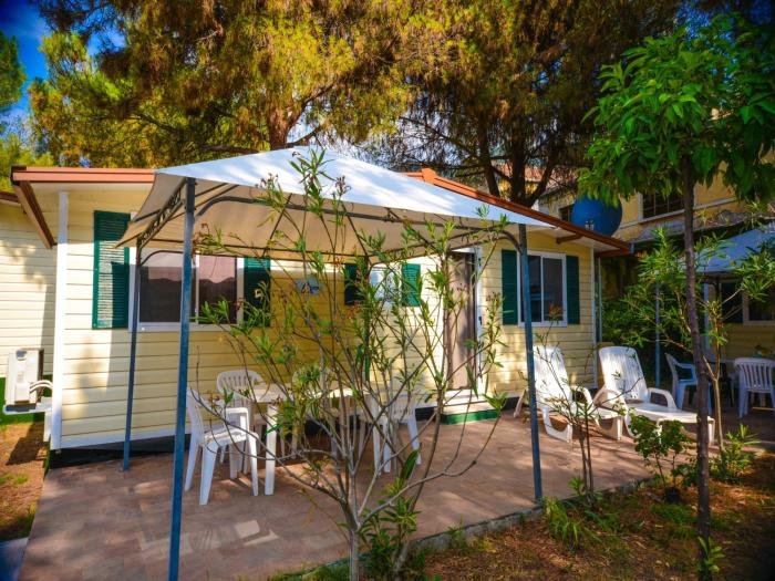 High-quality mobile home on Lake Garda