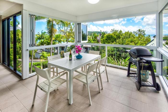 Oasis One Hamilton Island - Affordable Apartment with Buggy