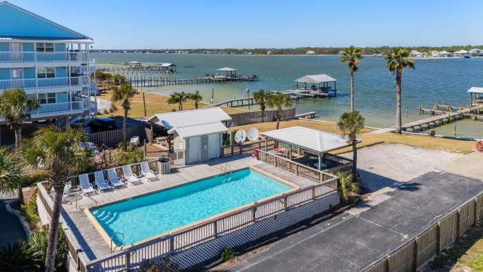Waterfront Condo with Beach Access and Boat Launch