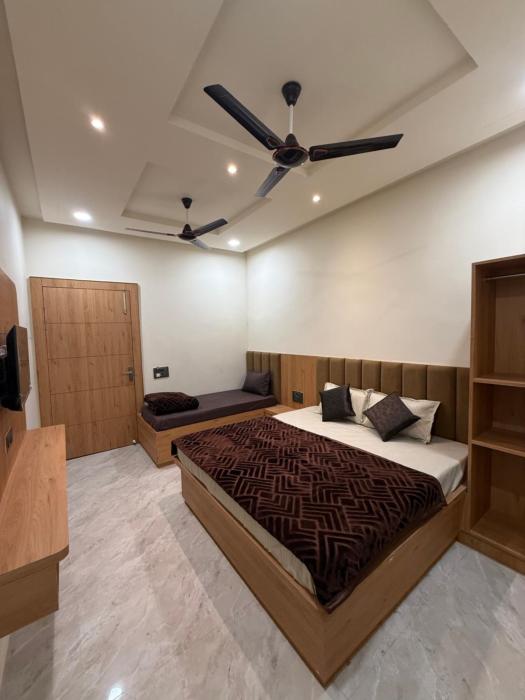 Krishnam Home Stay & Rooms