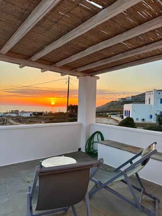 Iosub Houses & Studios - Amazing View Studio in Koumbara