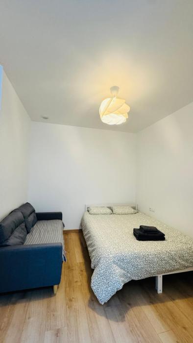 ground floor-apart near the Eiffel Tower