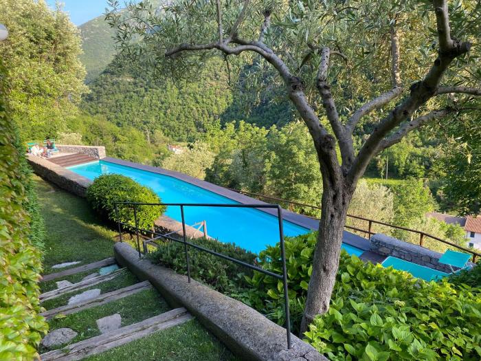 Paradiset RED NEST in Colletta